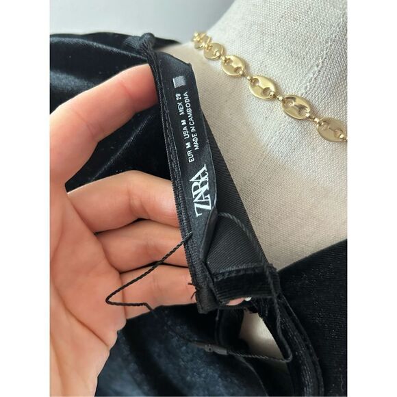 Zara black sexy dress size medium velvet like material stretchy new no tags - Picture 4 of 4